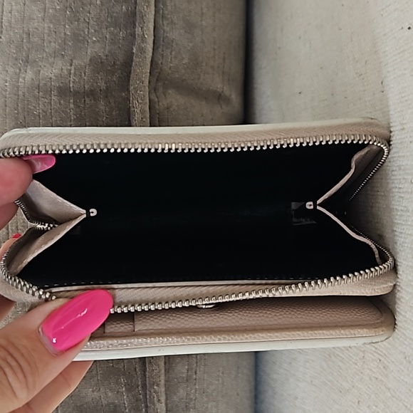 YSL Zippy Wallet - Picture 5 of 12